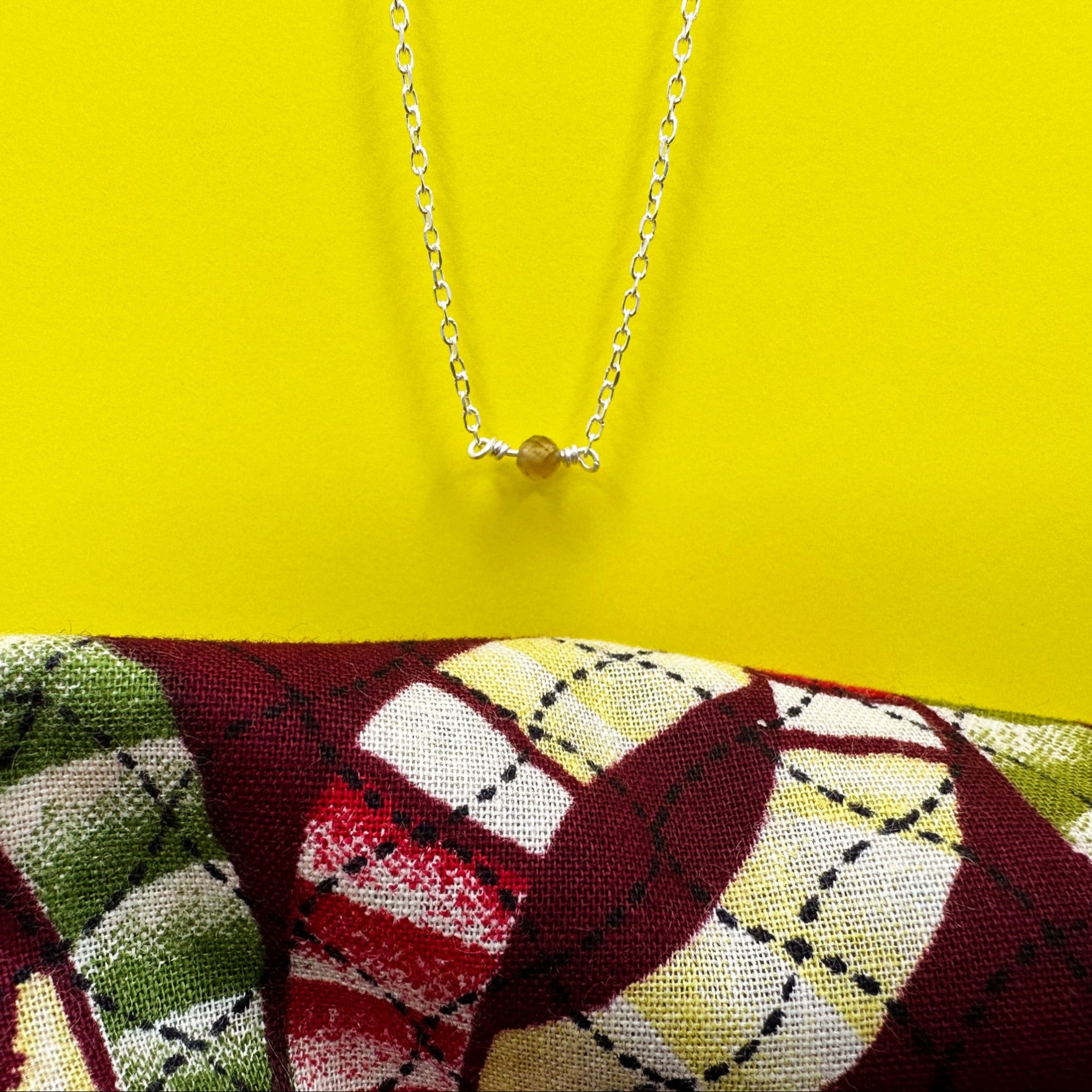 "Collier Quibilah argent 925 grenat vert - minimaliste fait main Bretagne"